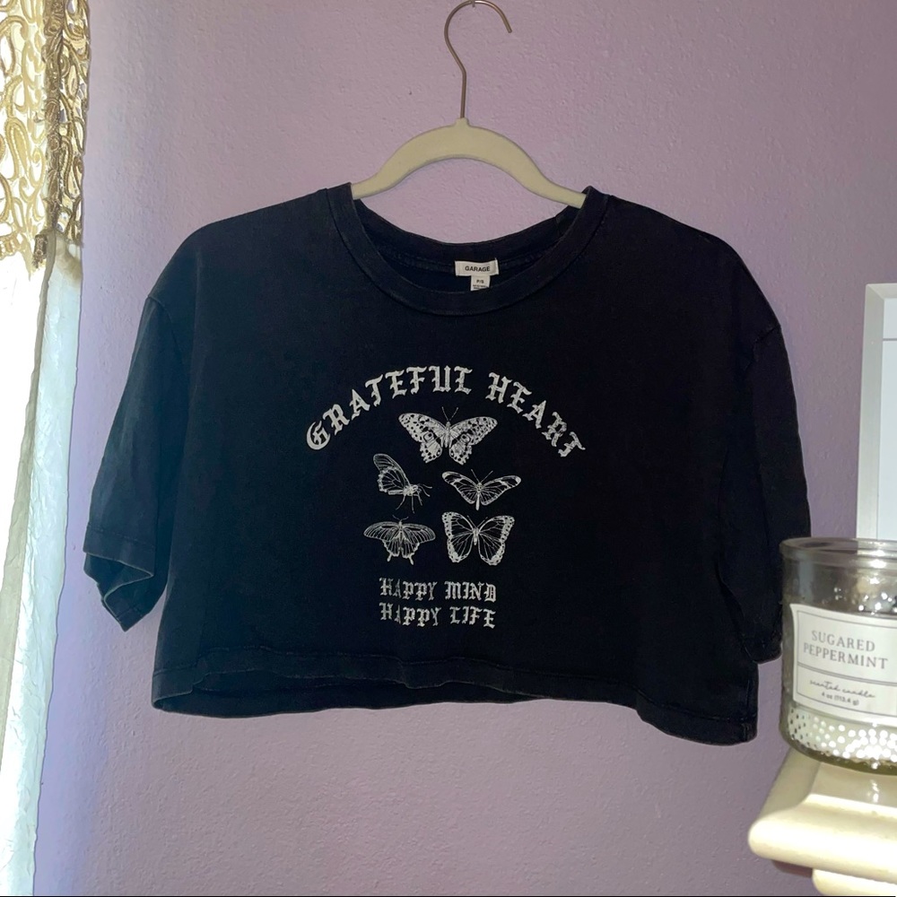 Women’s black grateful hearts T-shirt